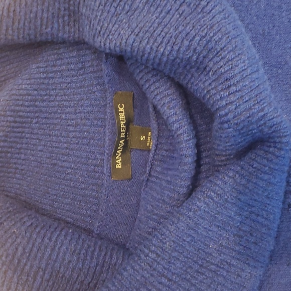 Blue Banana Republic and Light Blue Michael Kors Women's Sweater Bundle - Picture 2 of 6